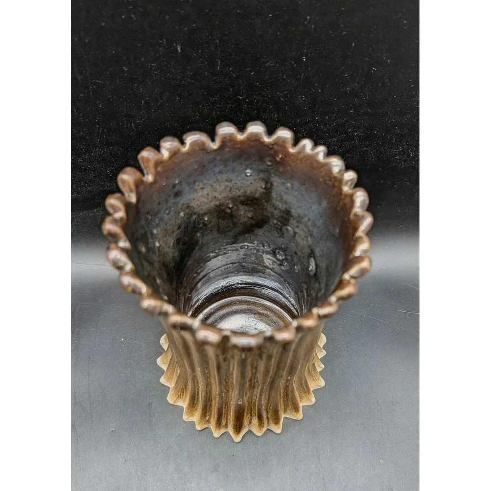 Handmade Studio Pottery Ribbed Ceramic Vase Brown Scalloped Rim Ombre Glaze 6.5
